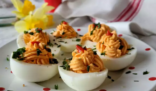 Пълнени яйца за гости