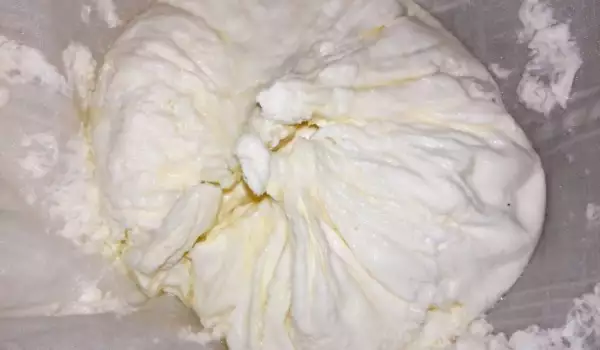 Лесно домашно крема сирене
