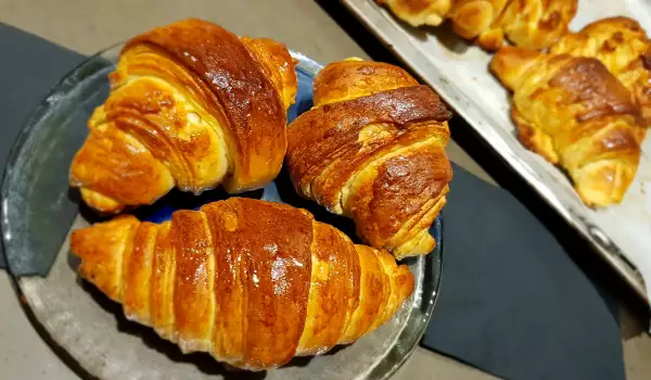 Любимите медени кифлички