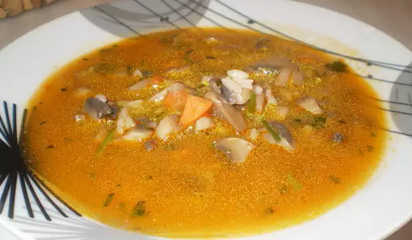 Гъбена супа с моркови и ориз