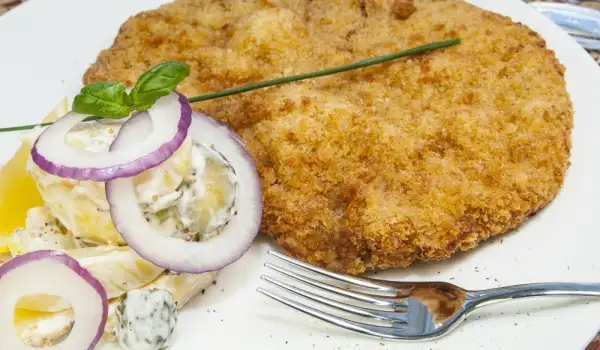 Панирани пилешки пържоли