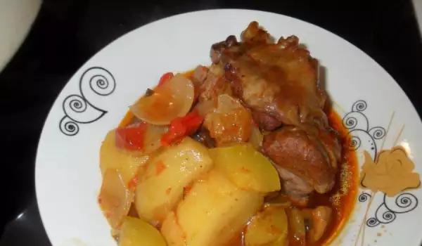 Свински джолан с картофи и зеленчуци с гювеч