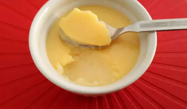 Испански крем с жълтъци и кондензирано мляко