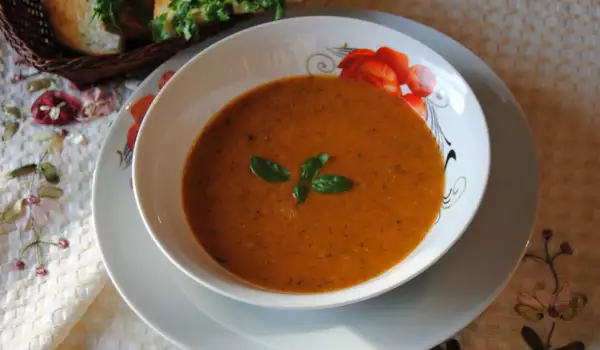 Богата доматена супа