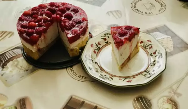 Торта с желатин и ягоди