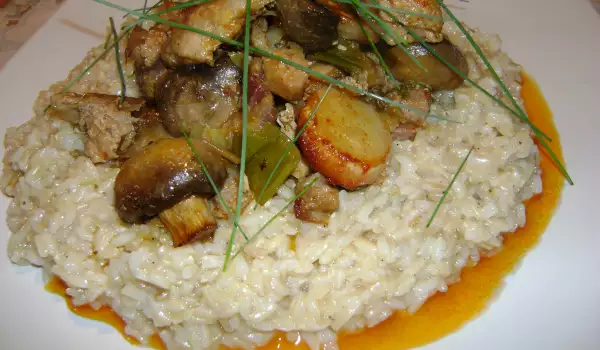 Свинско с кафяв ориз и печурки