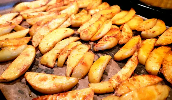 Хрупкави печени картофки с галета