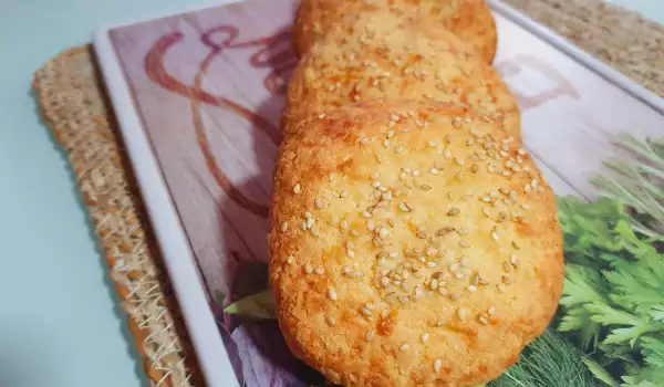 Кето хлебчета с моцарела и крема сирене