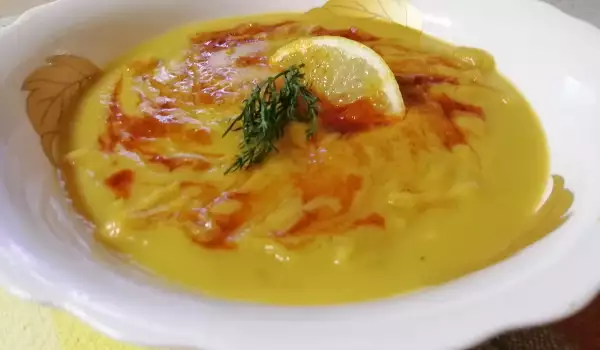 Кремообразна супа от червена леща и моркови