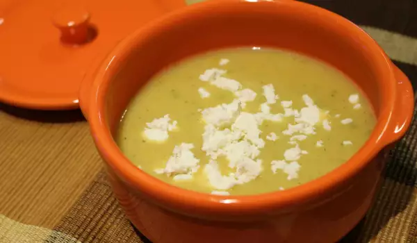 Пасирана картофена супа с чесън