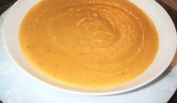 Картофена крем супа с тиквичка и морков