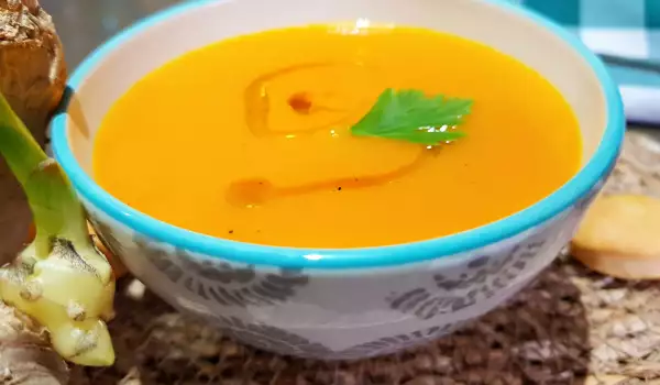 Диетична крем супа от моркови