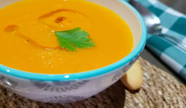 Диетична крем супа от моркови