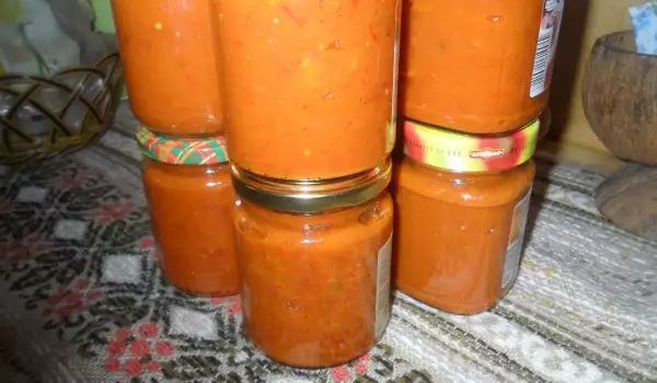 Печена лютеница с домати, чушки и патладжан