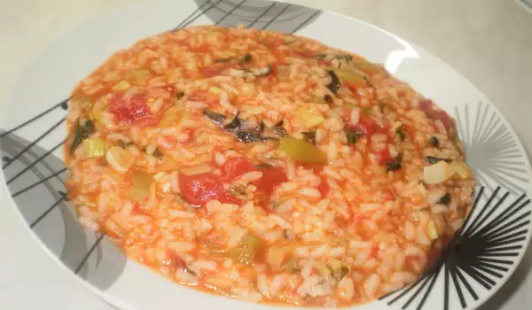 Постен ориз с праз и домати
