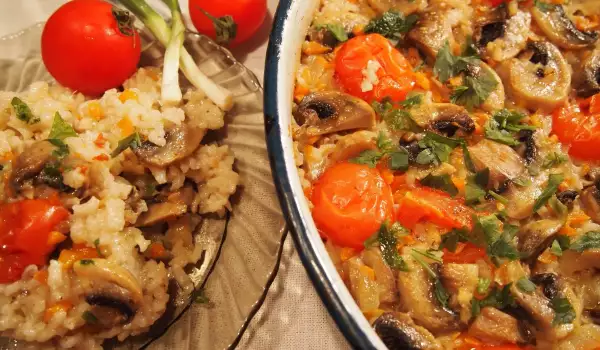 Постен ориз с гъби и чери домати на фурна