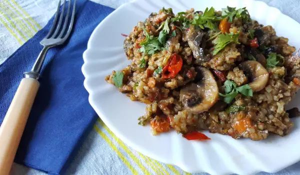 Постен ориз с печурки и чушки