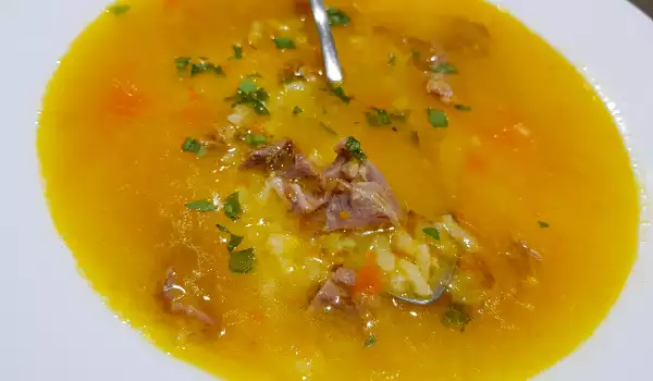 Супа от патешки бутчета с моркови и праз