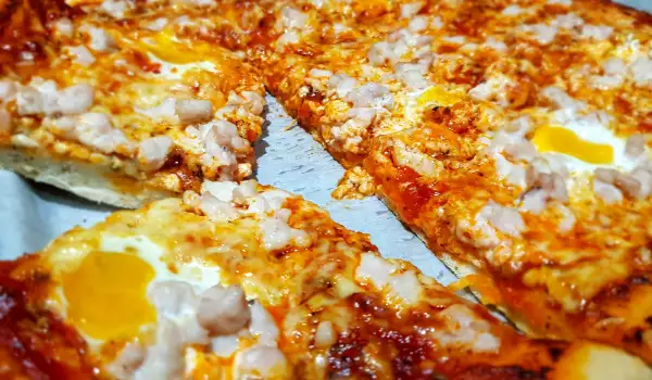 Пица с пилешки гърди и моцарела