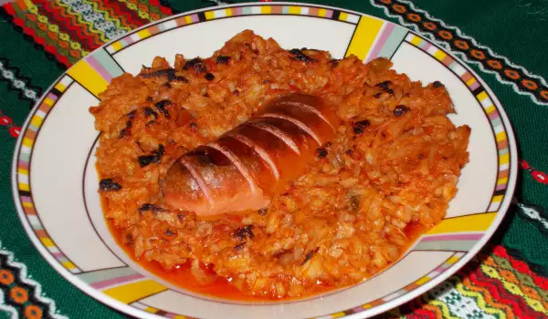 Ориз с колбас и зеле