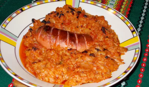 Ориз с колбас и зеле