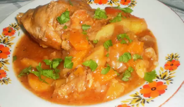 Заешко готвено с картофи и моркови