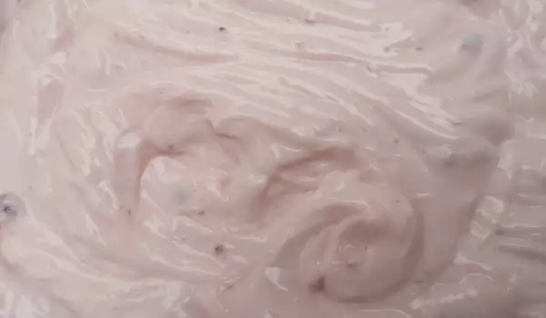 Розов крем за торта
