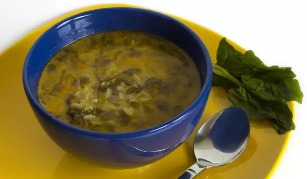Традиционна супа от коприва