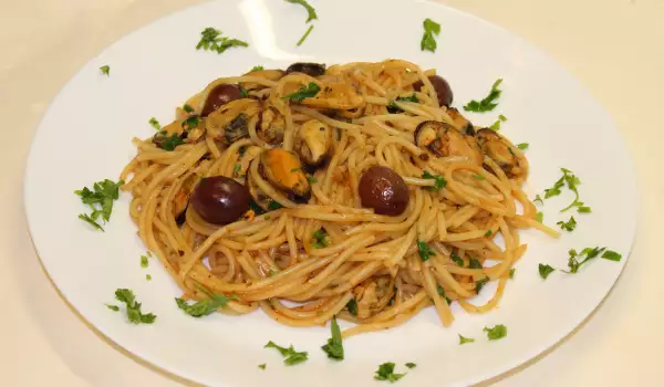 Спагети с миди по средиземноморски