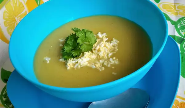 Студена зеленчукова супа с тиквички