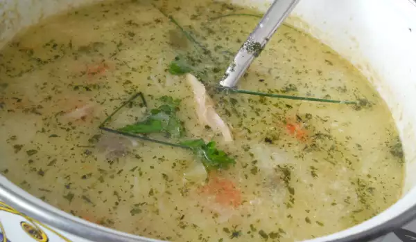 Лесна супа от домашна кокошка