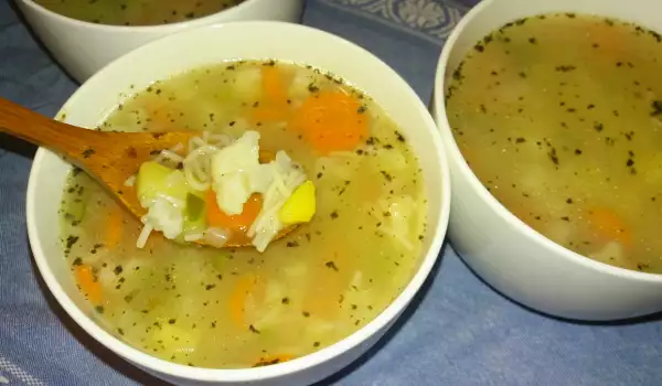 Карфиолена супа с фиде