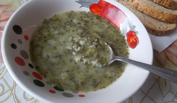Спаначена супа с ориз и застройка