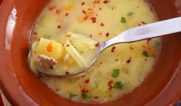 Свинска супа с фиде и картофи