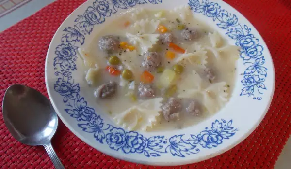 Макаронена супа с фарфале