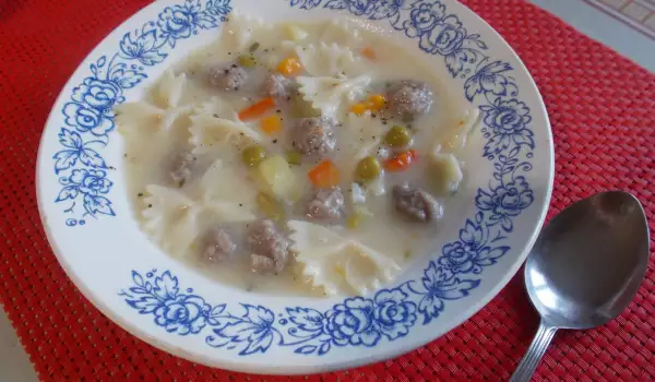 Макаронена супа с фарфале