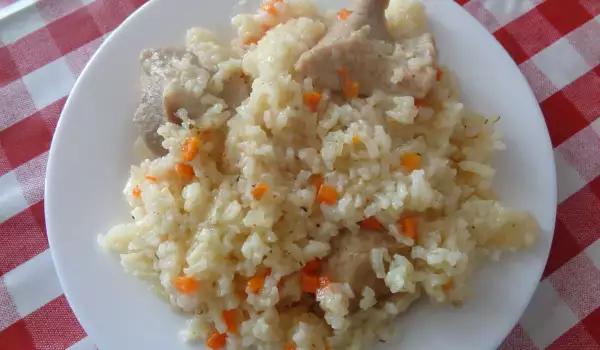Свинско с ориз по класическа рецепта