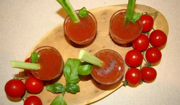Шотове с доматен сок и водка