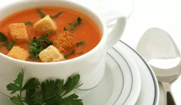 Лесна доматена супа със запръжка