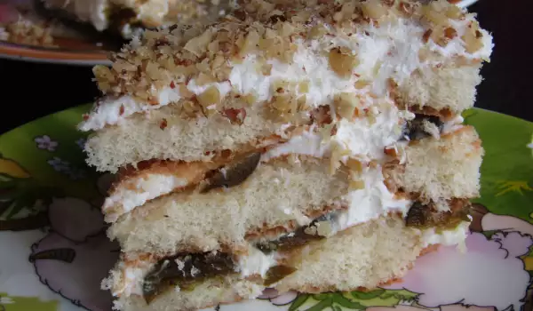 Бишкотена торта със сладко и орехи