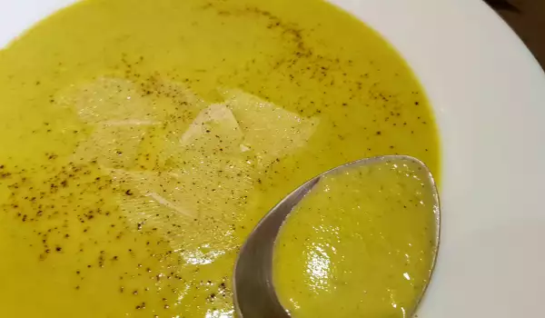 Чудна кремсупа от тиквички и авокадо
