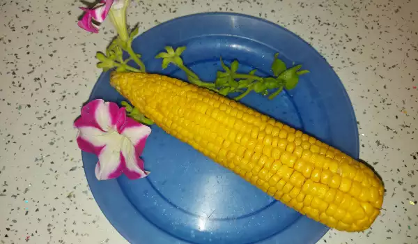 Бърза варена царевица в микровълнова