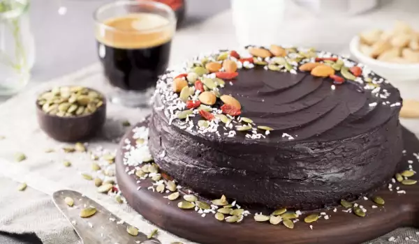 Сурова шоколадова веган торта