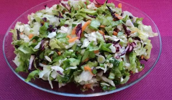 Диетична салата от листни зеленчуци