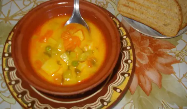 Застроена супа с картофи и зеленчуков микс