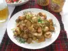Пържени свински хапки с гъби и лук