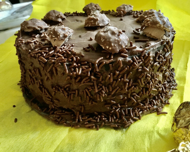 Домашна торта с много шоколад
