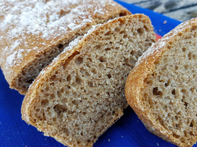 Хляб с квас и пълнозърнесто брашно
